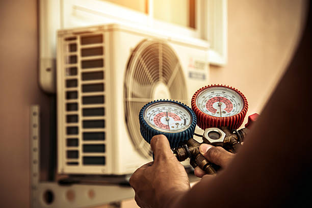 Professional Hvac technician working in Sunbury, PA